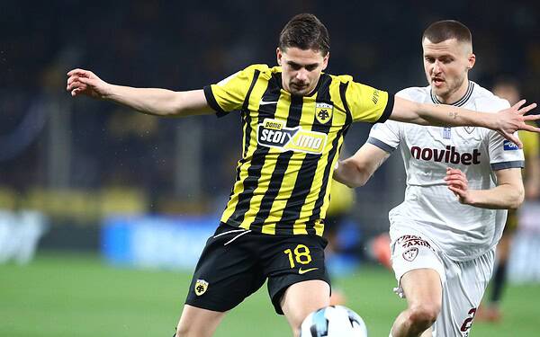 Αποθεώνεται ξανά από τους Ρουμάνους ο Μάριν: «Από τους καλύτερους παίκτες της ΑΕΚ»