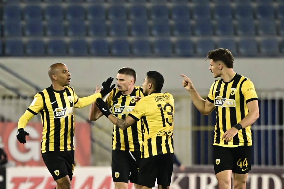 Super League: Η ομάδα που υπερτερεί στην τριπλή ισοβαθμία με ΑΕΚ, ΠΑΟΚ και Ολυμπιακό – Τα κριτήρια που μετράνε