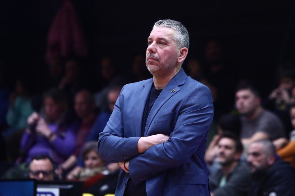 Αιχμές Παπαθεοδώρου για διαιτησία: «Μη δημιουργήσουμε νέο πανελλήνιο ρεκόρ στις βολές»