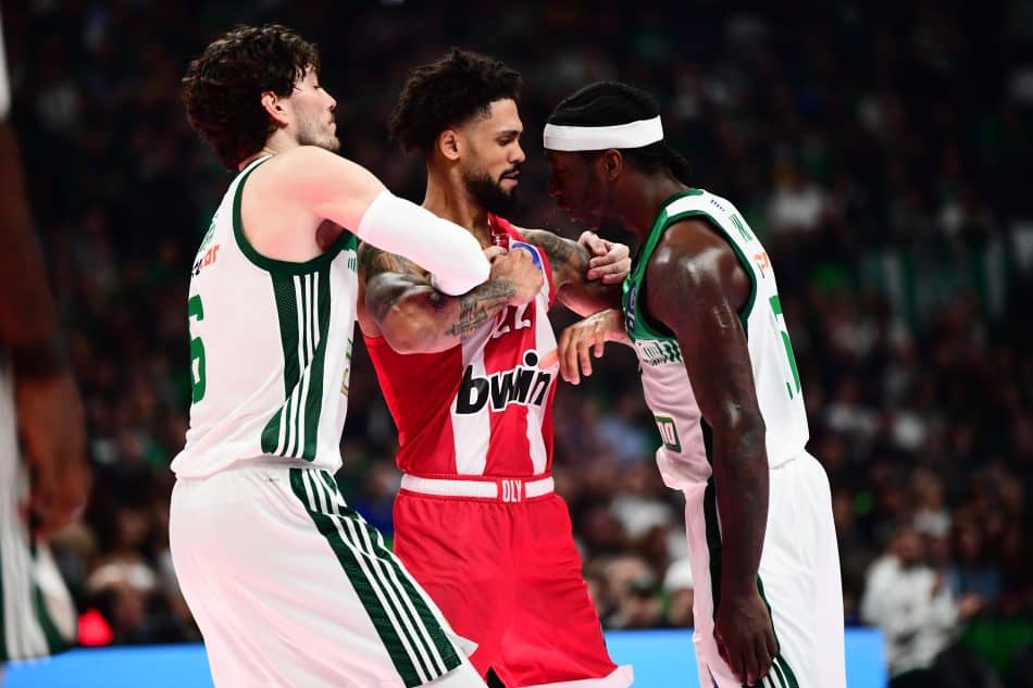 GBL: «Διπλό» (101-94) του Ολυμπιακού σε επεισοδιακό ντέρμπι στο ΟΑΚΑ