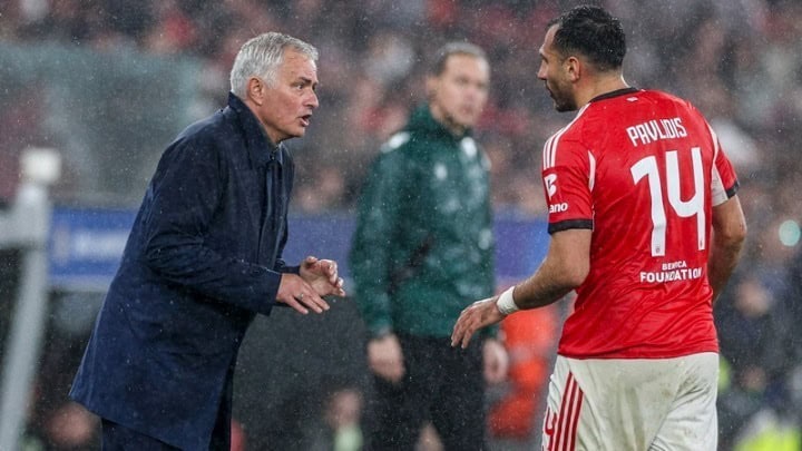 Ο Μουρίνιο αποθέωσε τον Παυλίδη: «Ήταν και πάλι εξαιρετικός»