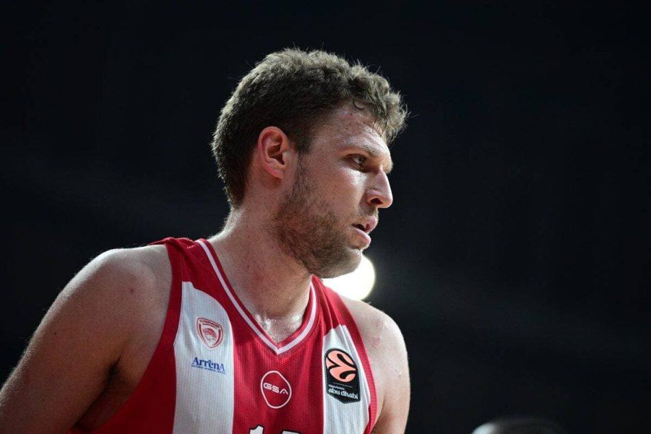 Ολυμπιακός: Με Βεζένκοφ κόντρα στην Παρί – Η αποστολή του Γιώργου Μπαρτζώκα