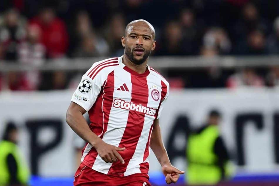 Ο Ελ Κααμπί υπογράφει νέο συμβόλαιο στον Ολυμπιακό