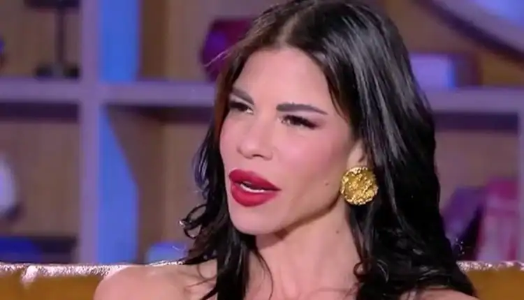 Δάφνη Καραβοκύρη: «Ως κόρη αλκοολικής με διπολική διαταραχή, ταυτίστηκα με την Ούστα»