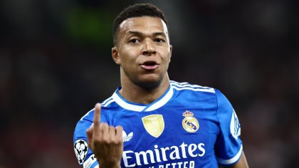 Εμπαπέ: Βάζει τέλος στα σενάρια για το γόνατό του