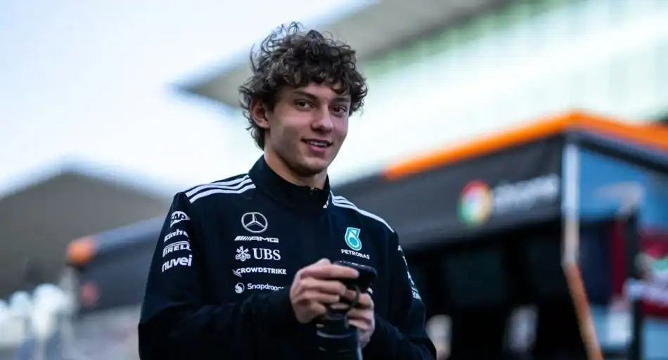 Ο νεαρός Κίμι Αντονέλι είναι ο μεγάλος νικητής του Grand Prix της Κίνας!