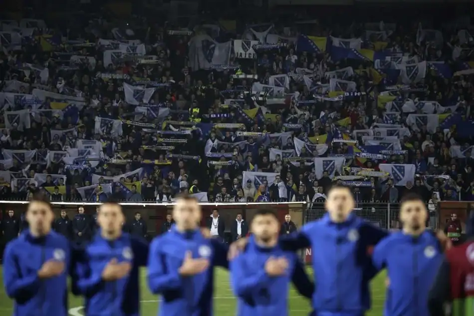 Βοσνία: Οπαδοί νοικιάζουν μπαλκόνια για τον τελικό των πλέι οφ με την Ιταλία