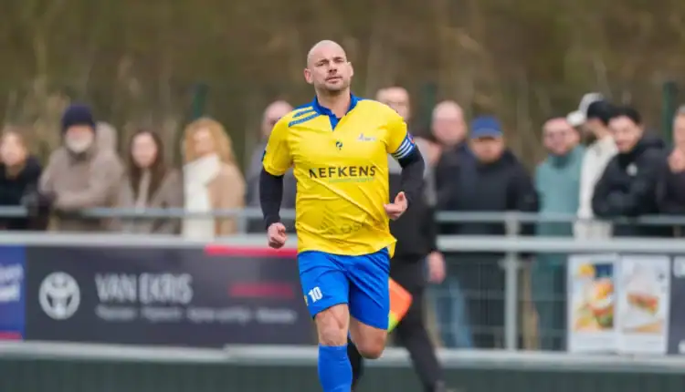 Φόρεσε ξανά τα ποδοσφαιρικά του παπούτσια ο Σνάιντερ