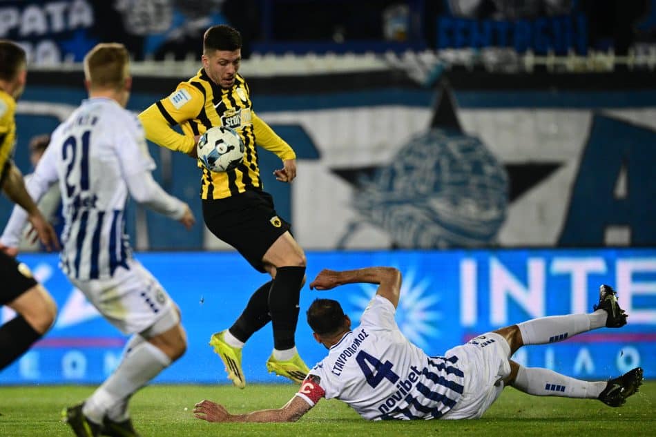 Φρέναραν (2-2) την ΑΕΚ τα δοκάρια και η άμυνα στο Περιστέρι