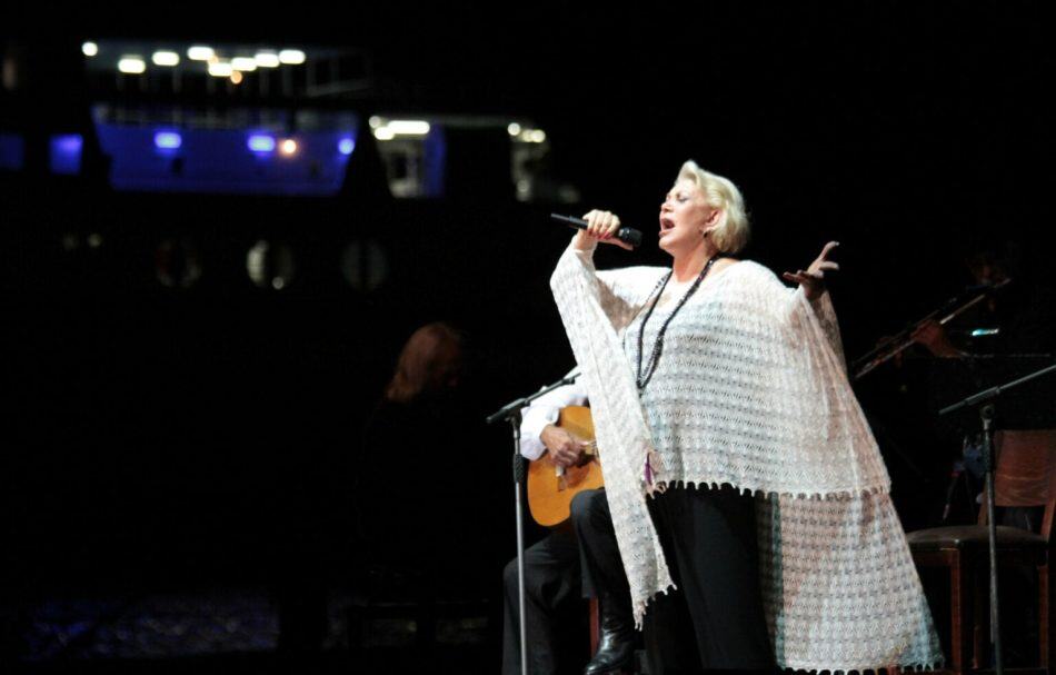 Έφυγε από την ζωή η μεγάλη τραγουδίστρια Μαρινέλλα!