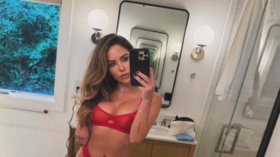 Αθλήτρια του UFC ποζάρει με διάφανα εσώρουχα και… «ρίχνει» τα social media! (ΦΩΤΟ)