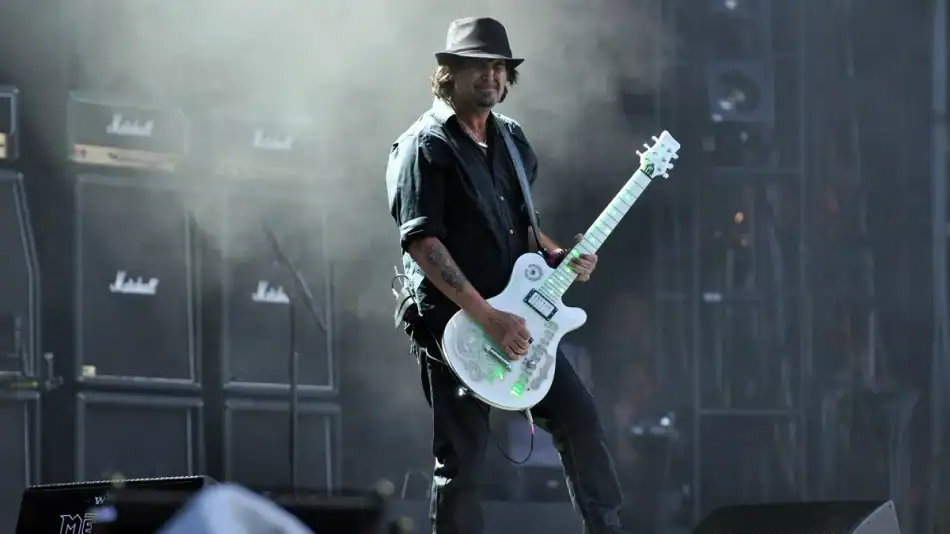 Απεβίωσε ο θρυλικός κιθαρίστας των Motörhead, Φιλ Κάμπελ, σε ηλικία 64 ετών