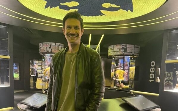 Ο ηθοποιός, Ορφέας Αυγουστίδης επισκέφθηκε το Μουσείο της ΑΕΚ (ΦΩΤΟ)