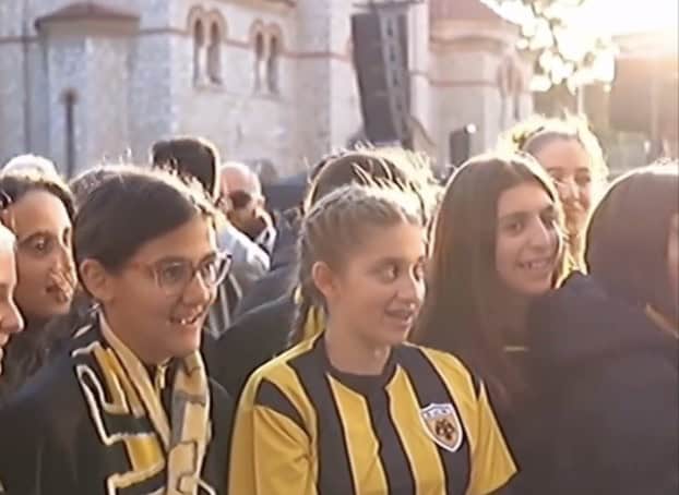 Όλη η ΑΕΚ ενωμένη – Τα τμήματα υποδομής των κοριτσιών χθες στην Allwyn Arena (VIDEO)