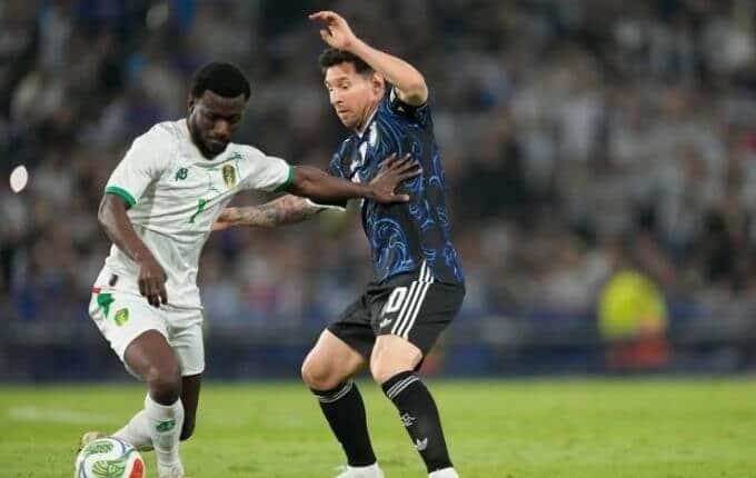 Φοβερός Κοϊτά: «Άδειασε» τρεις παίκτες της Αργεντινής και παραλίγο να σκοράρει (VIDEO)