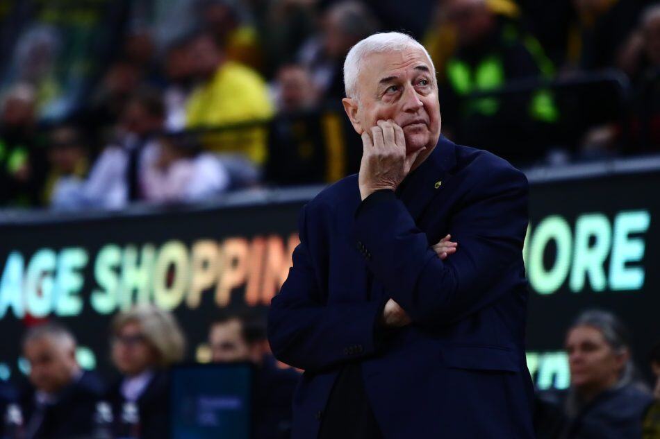 Σάκοτα: «Προερχόμαστε από το δύσκολο ματς του Βερολίνου – Να δώσουν όλοι το 100%»