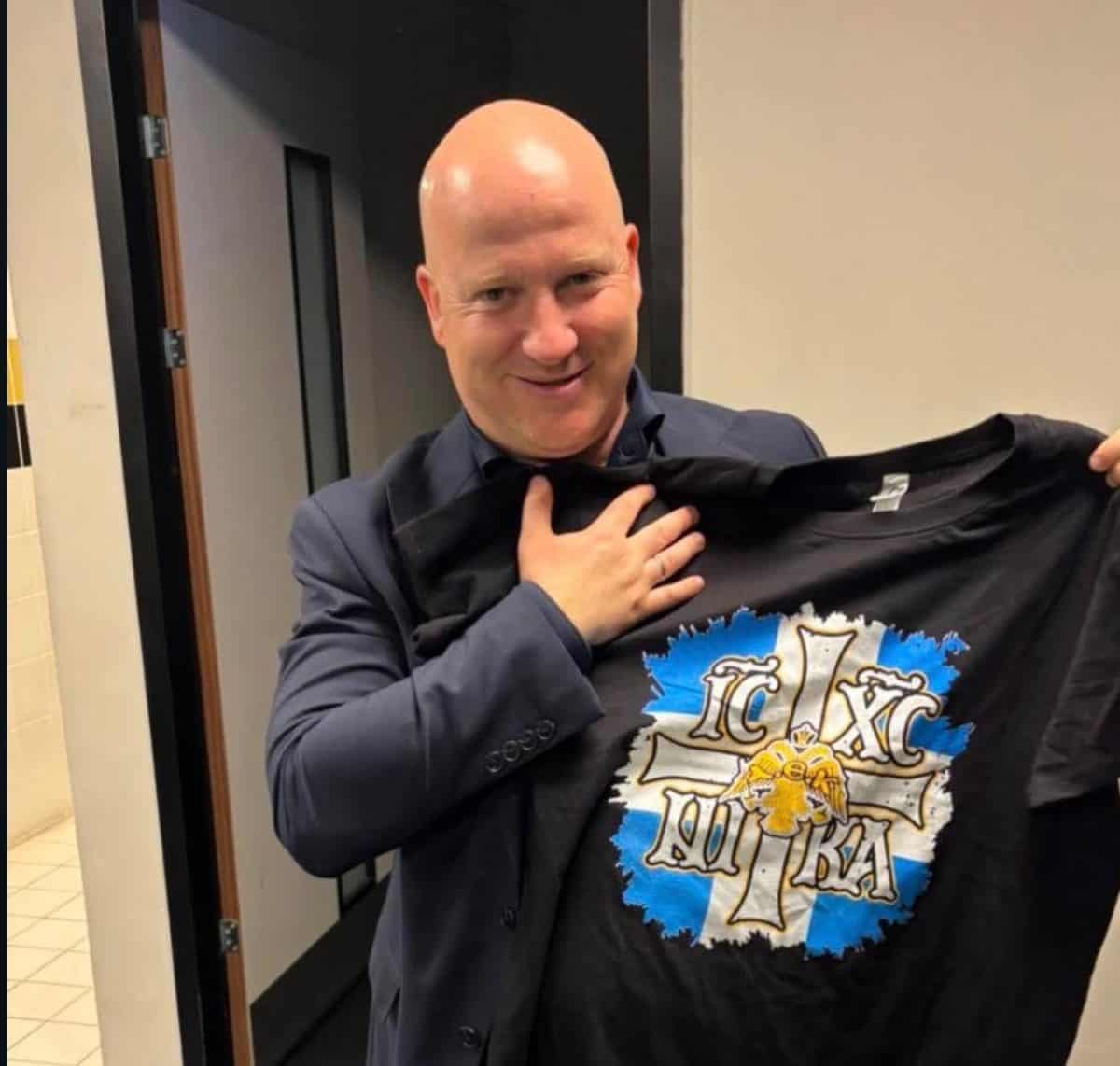 Ο Νίκολιτς με φανέλα της Original Μενίδι μετά την τριάρα της ΑΕΚ επί του ΠΑΟΚ (ΦΩΤΟ)