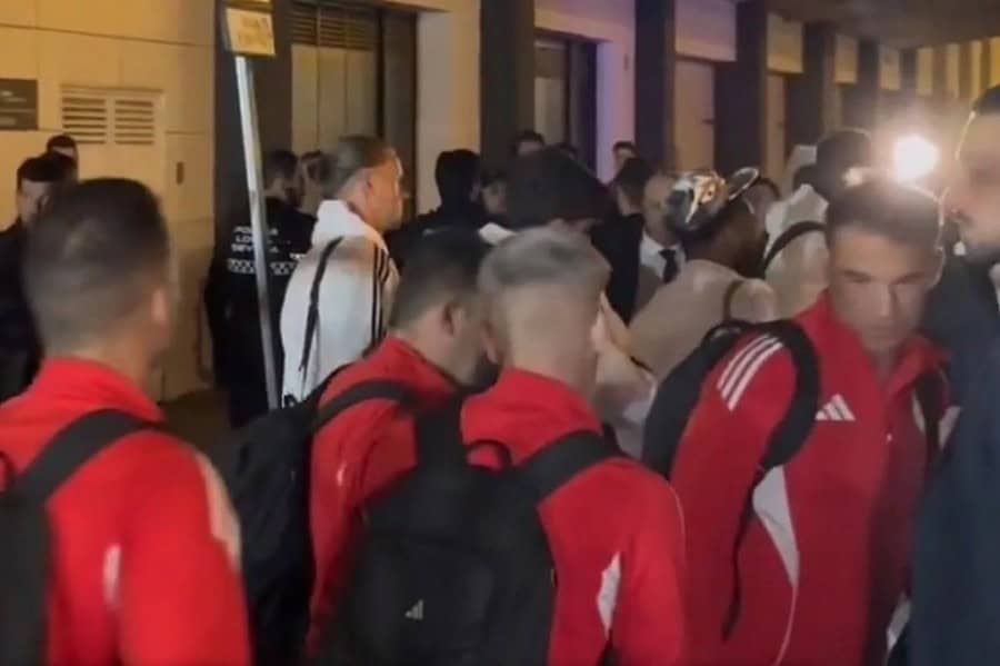 Χάος στη Σεβίλλη: Λαϊκά δικαστήρια και αποδοκιμασίες στο προπονητικό κέντρο!