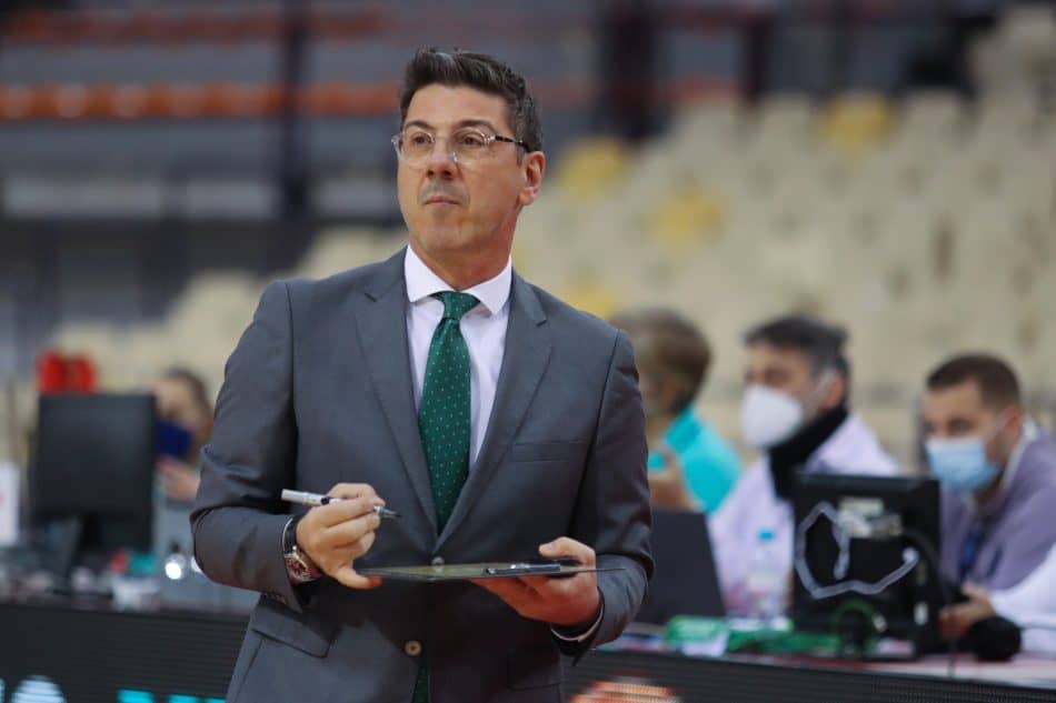Ο Φώτης Κατσικάρης αναλαμβάνει την Άλ Αχλί Βεγγάζης