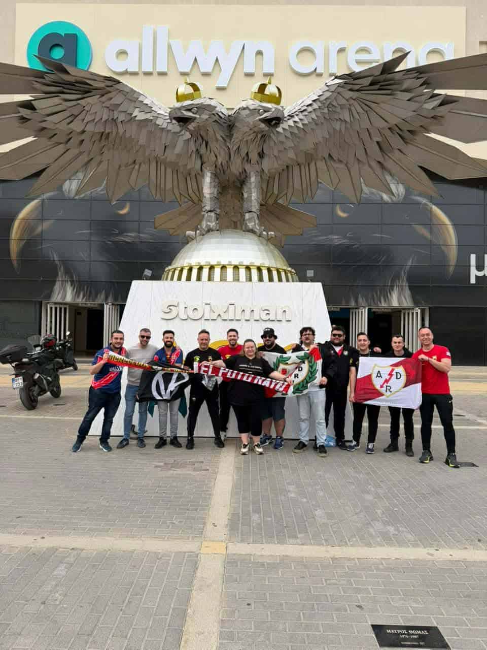 Φοβερή κίνηση: Οι διασώστες της ΑΕΚ υποδέχτηκαν εκείνους της Ράγιο Βαγιεκάνο (ΦΩΤΟ)