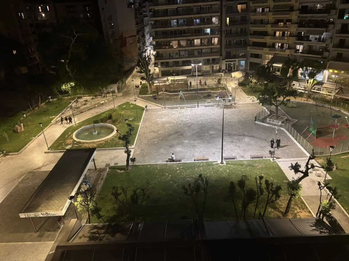 Οι οπαδοί του ΠΑΟΚ άφησαν… πεντακάθαρη την πλατεία Ναυαρίνου μετά το χαμένο ευρωπαϊκό (ΦΩΤΟ)