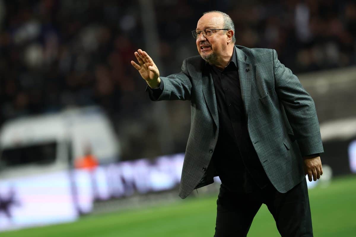 O Μπενίτεθ σκέφτεται να αλλάξει σύστημα ενόψει ΑΕΚ!