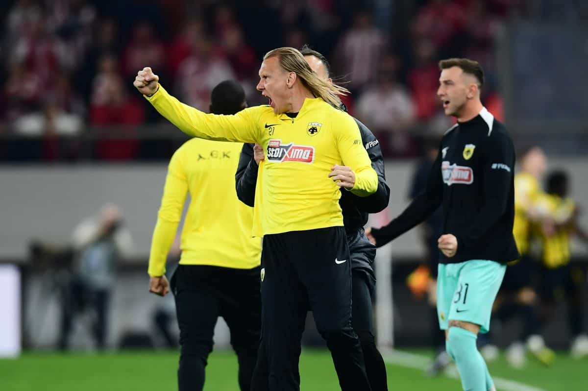 Αποθεώνει τον Βίντα ο Ζήκος: «Ένας από τους λόγους που η ΑΕΚ θα είναι πρωταθλήτρια – Κάθε Κυριακή παίζει…. χωρίς να παίζει» (ΦΩΤΟ)