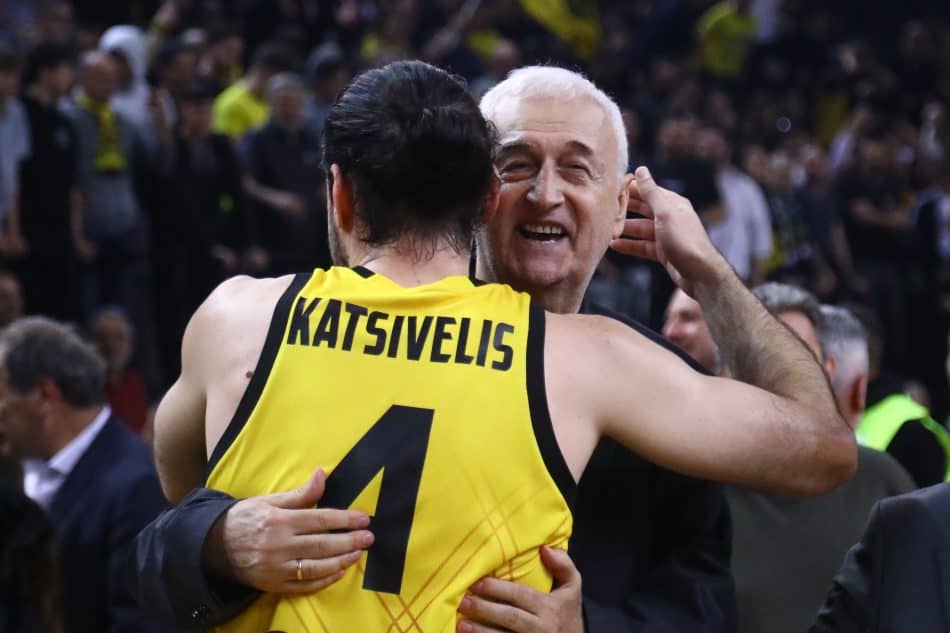 Γιώργος Νικολάου: «Με τον κορυφαίο προπονητή της Ευρώπης – Και πώς να χάσεις;»