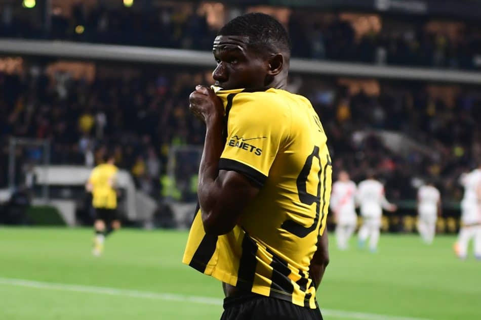 Ζίνι, τι κάνεις ΠΑΙΚΤΑΡΑ; Έγραψε και το… 3-0! (VIDEO)