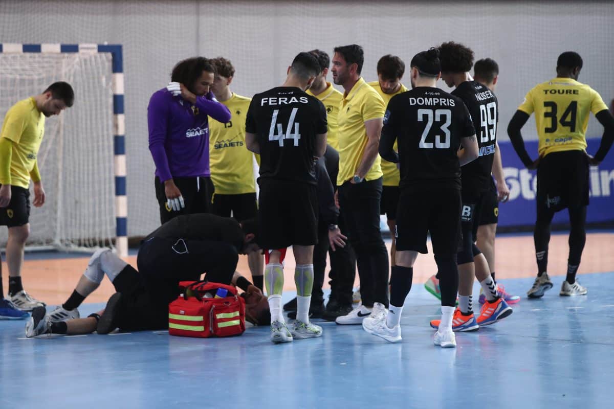 ΑΕΚ: «Καρδιοχτύπησαν» με Τοριάνι -Δέχτηκε αγκωνιά του Φεράς στο πρόσωπο!