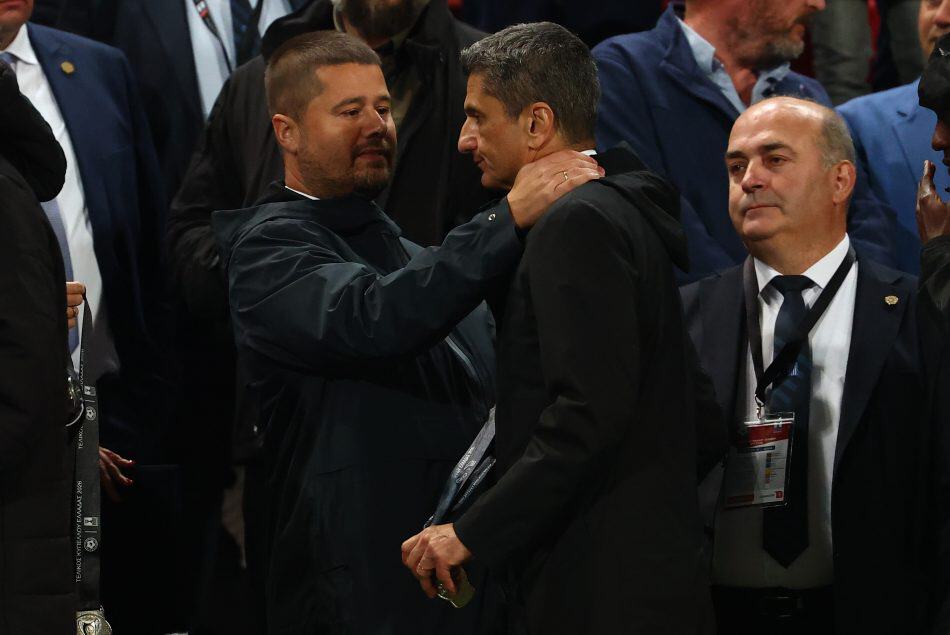 Η στιγμή που ο Μάκης Γκαγκάτσης αποχωρεί μαζί με τους παίκτες του… ΠΑΟΚ από την απονομή! (VIDEO)