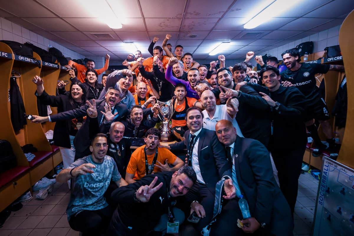 Χαμός στο αεροδρόμιο του Ηρακλείου για την ομάδα του ΟΦΗ (VIDEO)