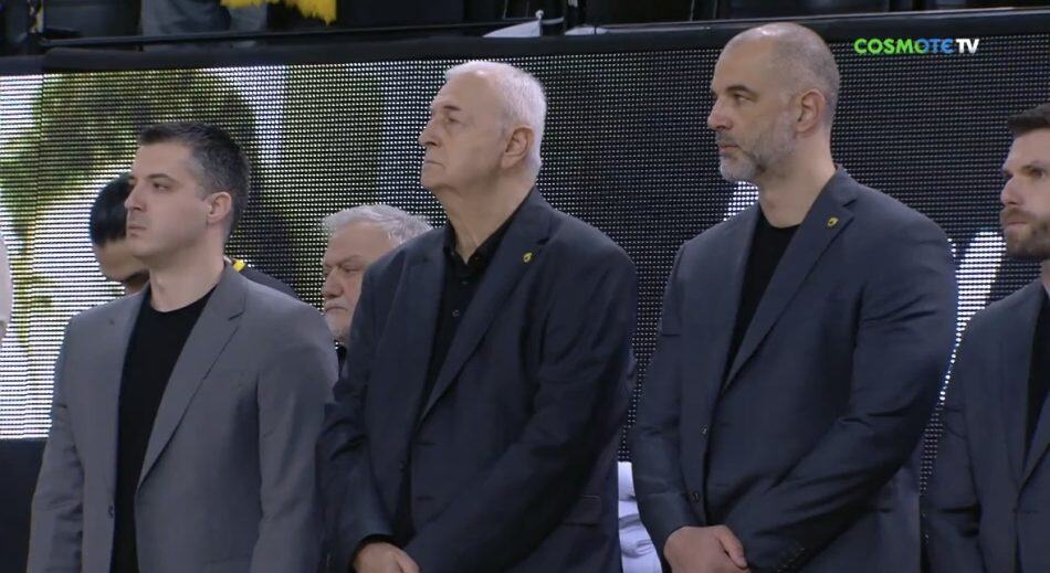 Η ενός λεπτού σιγή και η αφιέρωση στη μνήμη του Βασίλη Γκούμα (VIDEO)