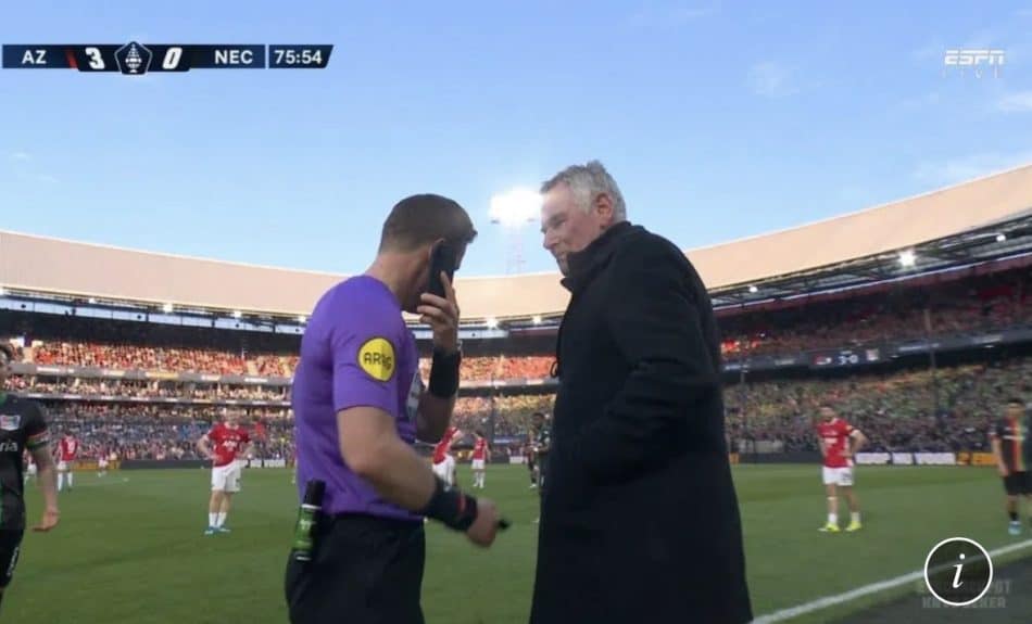 Νέο έπος Μάκελι: Απάντησε σε τηλεφώνημα την ώρα του τελικού Κυπέλλου στην Ολλανδία! (VIDEO)