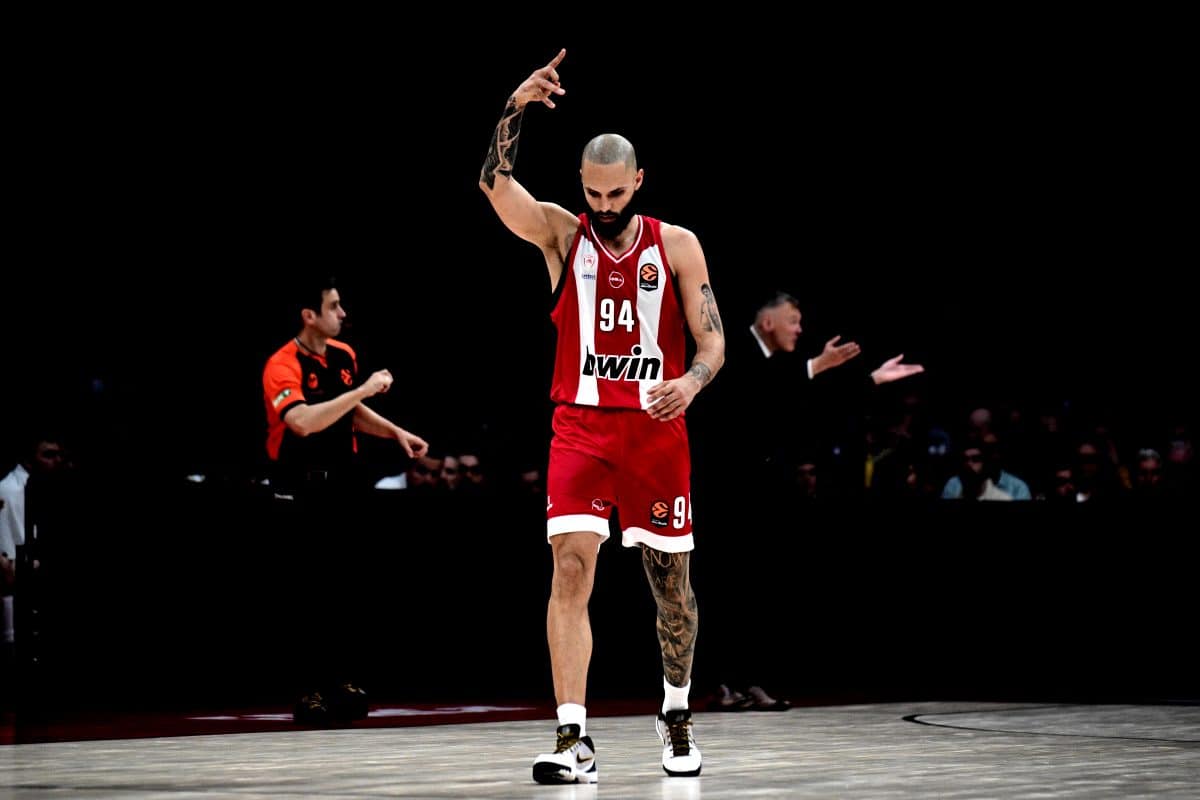 «Επίθεση» Φουρνιέ σε Ναν με tweet! (ΦΩΤΟ)