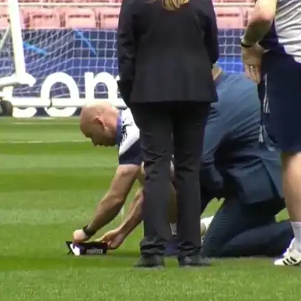 Η Άρσεναλ έβαλε την UEFA να μετρήσει το χορτάρι! (video)