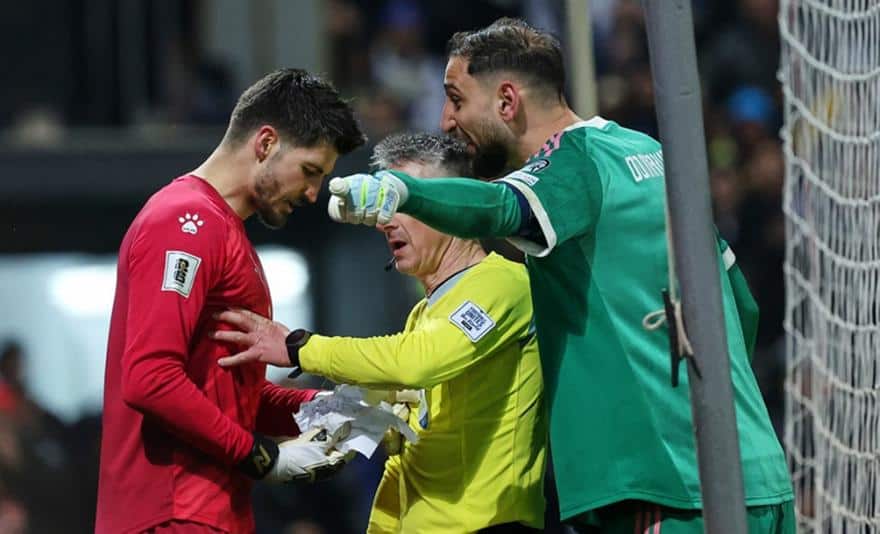 Απίστευτο: Το 14χρονο ball-boy άφησε χωρίς «σκονάκι» τον Ντοναρούμα!