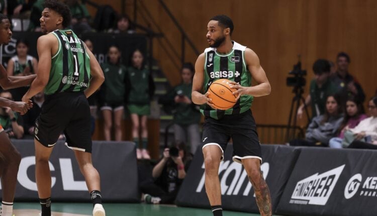 Μυϊκό πρόβλημα με τον Χάντ στην Μπανταλόνα – Δεν αγωνίστηκε κόντρα στη Μούρθια