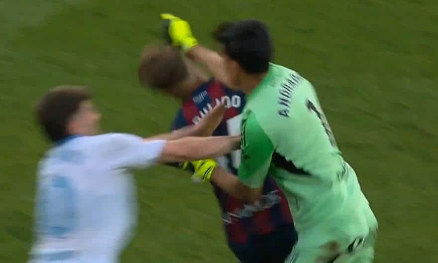 Ο Ανδράδα τιμωρήθηκε με αποκλεισμό 13 αγωνιστικών για την επίθεση σε αντίπαλο!