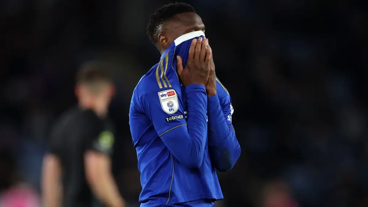 Η Λέστερ υποβιβάστηκε στην League One δέκα χρόνια μετά την κατάκτηση της Premier League