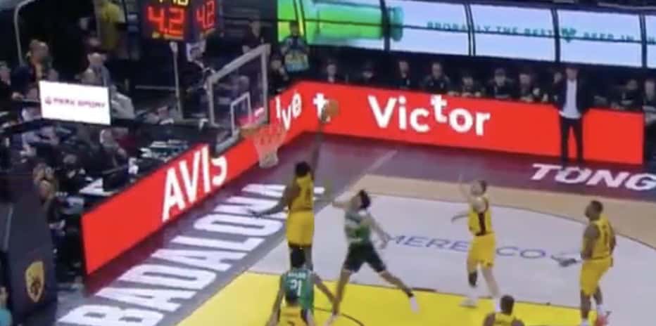 ΑΕΚ-Μπανταλόνα: Η εντυπωσιακή τάπα του Φιζέλ που ξεσήκωσε τη Sunel Arena (VIDEO)