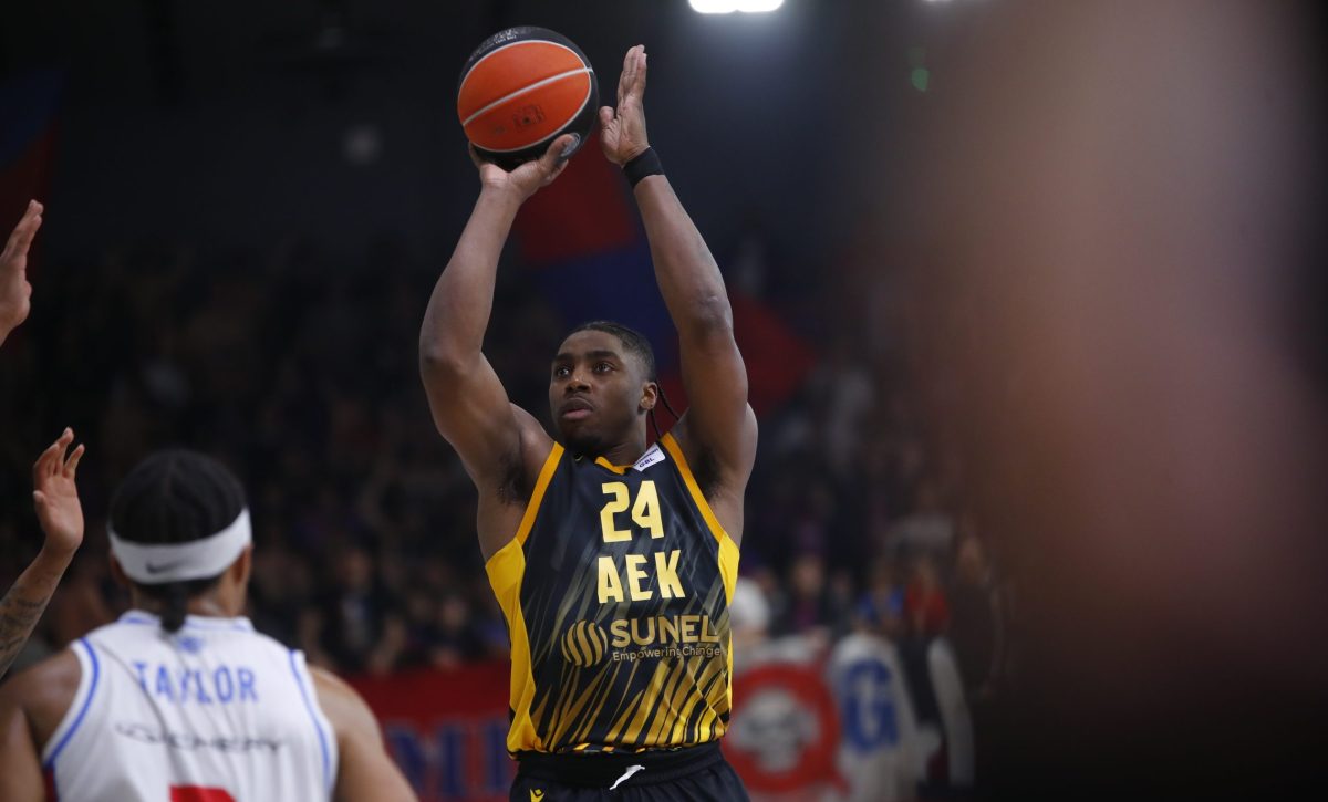 Έκανε πάρτι στη Γλυφάδα – Η ΑΕΚ διέλυσε τον Πανιώνιο