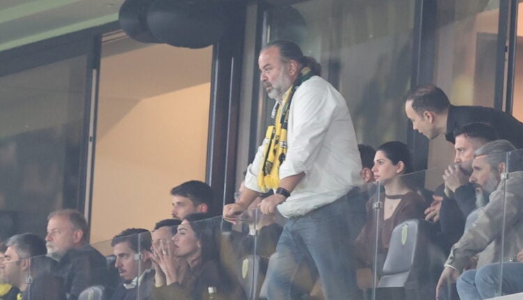 Η αγωνία του Μάριου Ηλιόπουλου – Όρθιος παρακολουθούσε την αναμέτρηση με την Ράγιο Βαγιεκάνο (VIDEO)