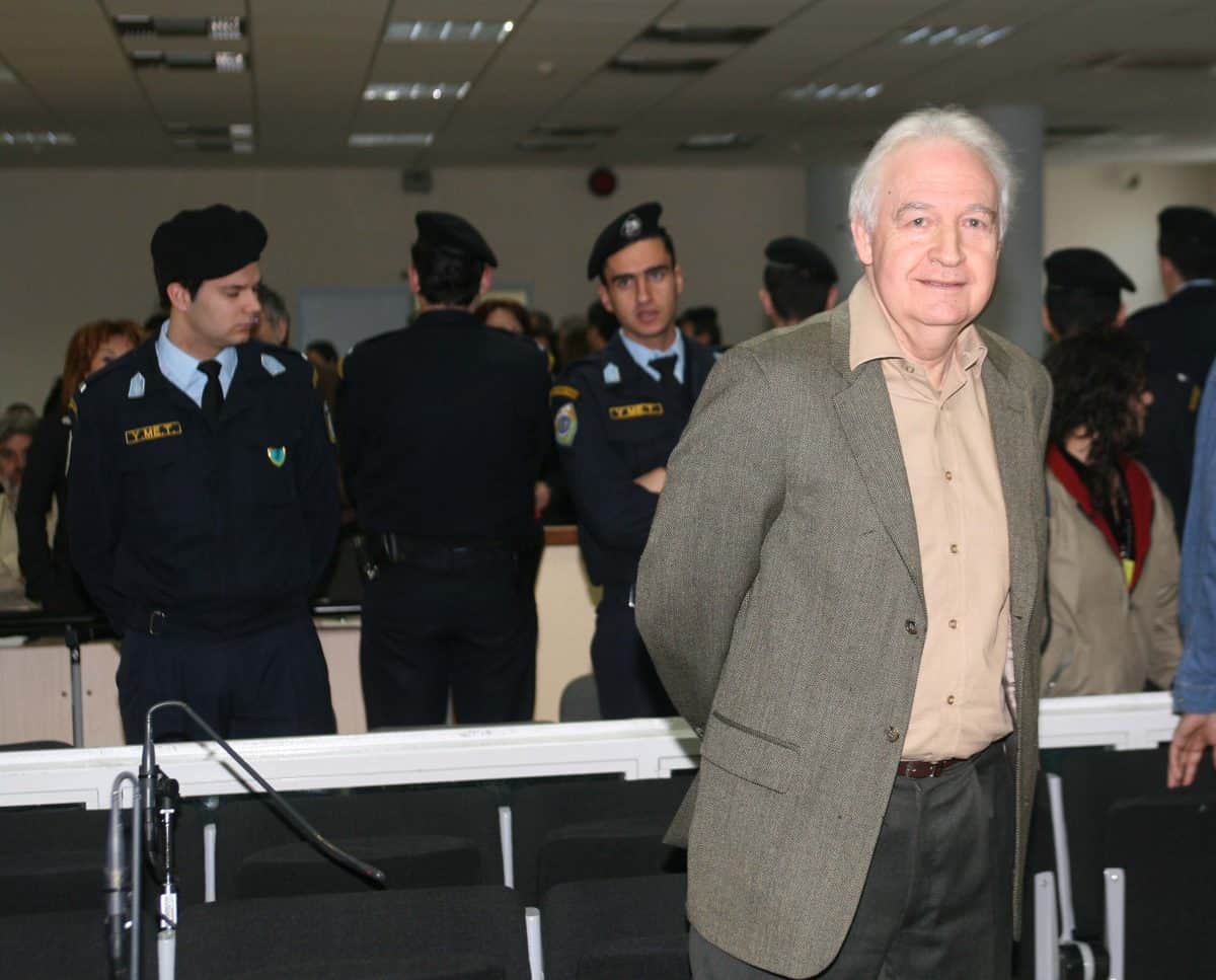Αποφυλακίστηκε ο Αλέξανδρος Γιωτόπουλος, αρχηγός της «17 Νοέμβρη»