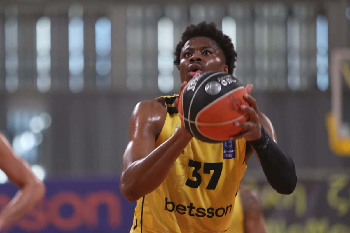 Αμφίβολος ο Κώστας Αντετοκούνμπο για το Game 3 με την ΑΕΚ