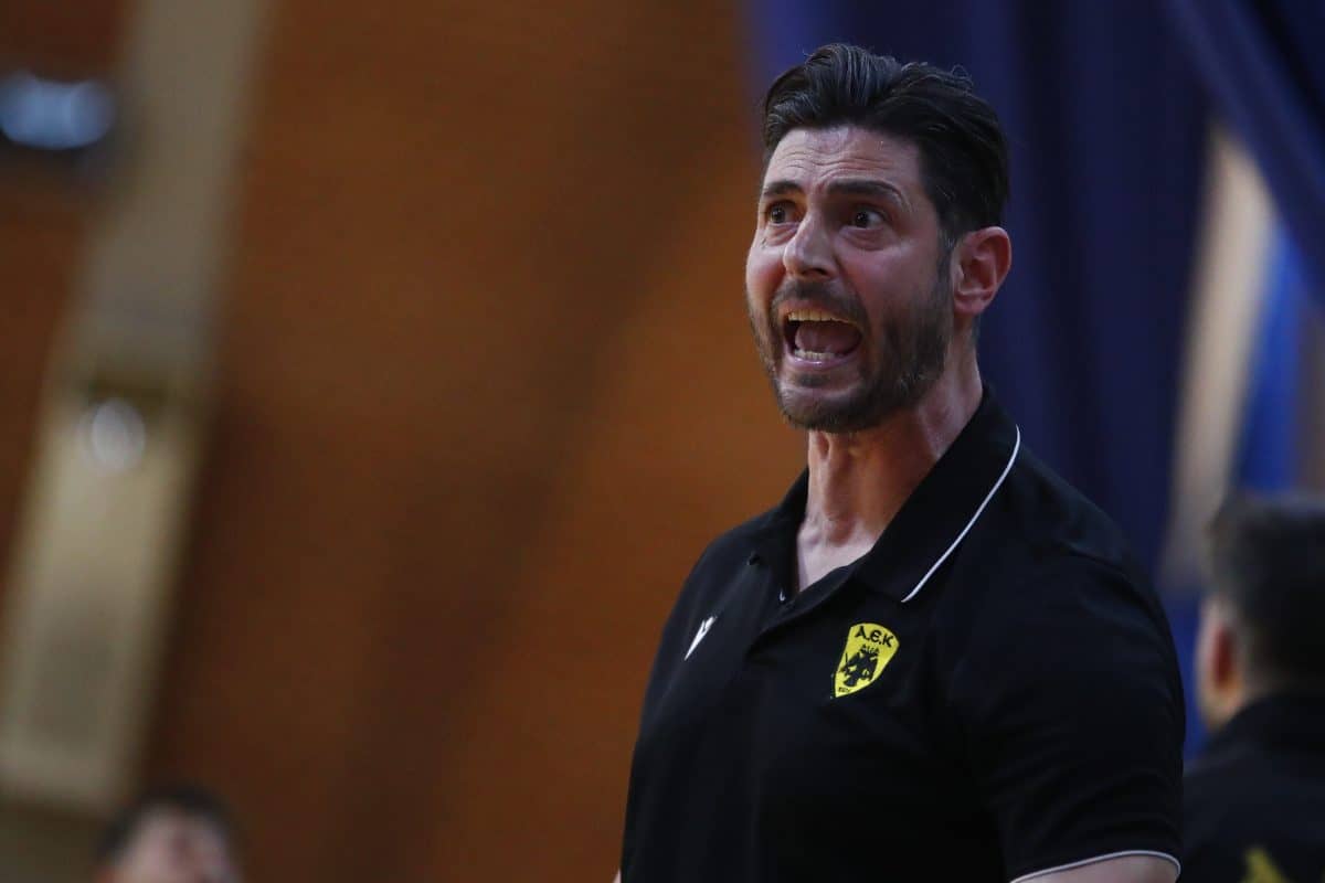 Αλβανός: «Είμαστε μια οικογένεια και παλεύουμε μέχρι το τελευταίο λεπτό»