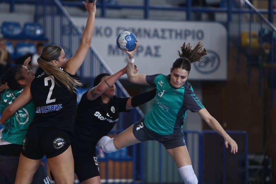 Χάντμπολ: Ο ΟΦΝΙ νίκησε (22-26) τον ΠΑΟΚ και έκανε το 1-0 στους ημιτελικούς της Α1 Γυναικών!