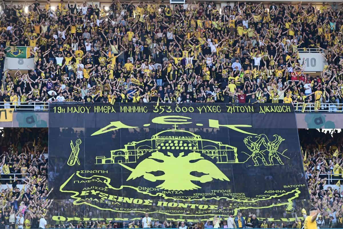 Ημέρα μνήμης της Γενοκτονίας των Ελλήνων του Πόντου: Το πανό των φίλων της ΑΕΚ στην Allwyn Arena (VIDEO)