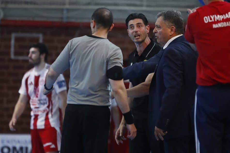 Με το «έτσι θέλω» ανισονομία στα πάντα – Οι αποφάσεις που αλλοιώνουν τους τελικούς εις βάρος της ΑΕΚ!