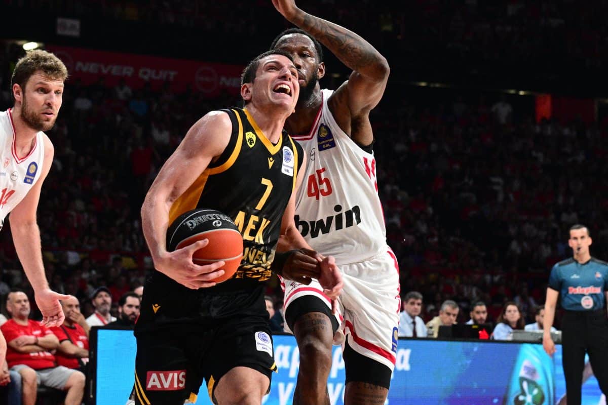 Ο Χολ συνεχάρη τον Φλιώνη: «Συγχαρητήρια σε αυτόν, που βρήκε την ψυχική δύναμη να παίξει»